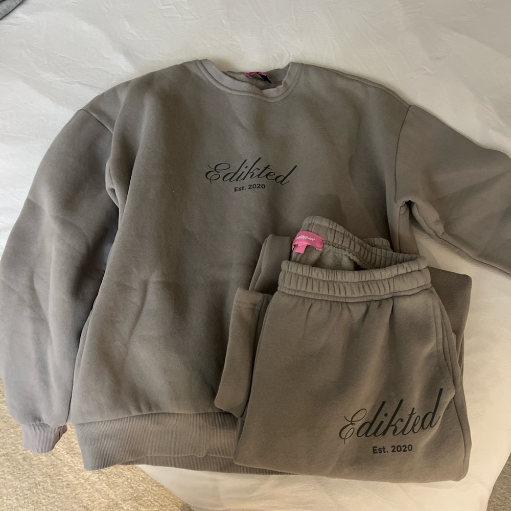 get Edikted sweatsuit Lounge Set size small